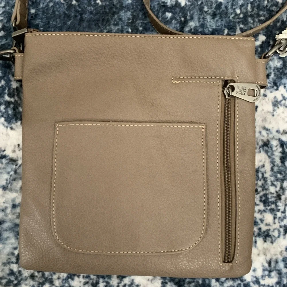 montana west concealed carry crossbody Western Tooling Rivets Vegan Leather. NWT